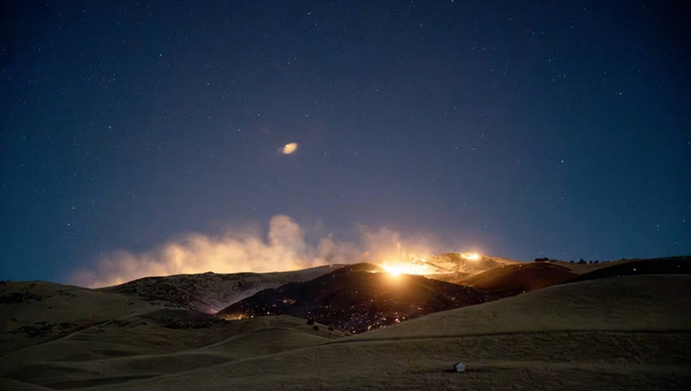 Fifteen crews were battling the fire last night. Photo: NZ Herald