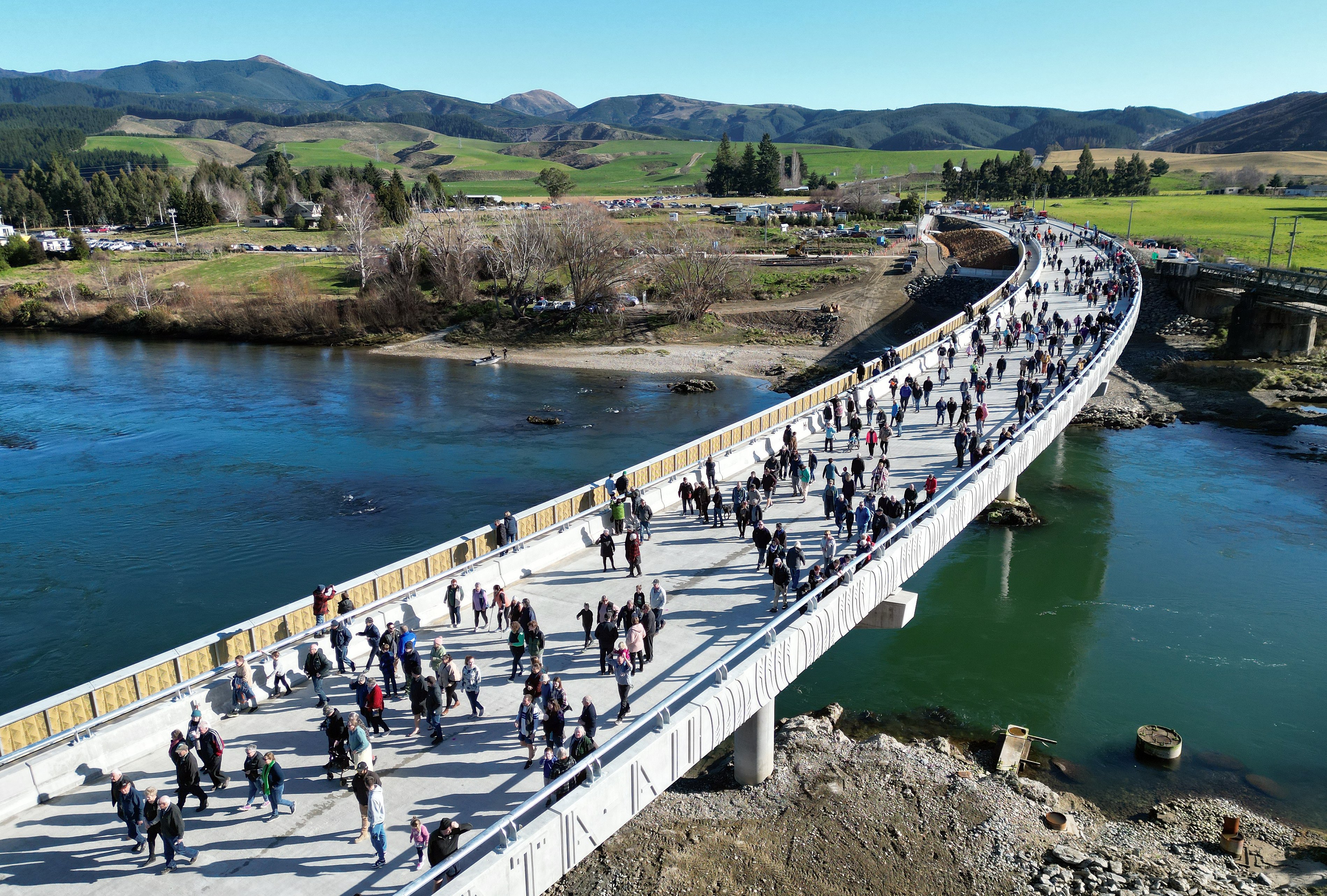 New Beaumont Bridge opens for foot traffic Otago Daily Times