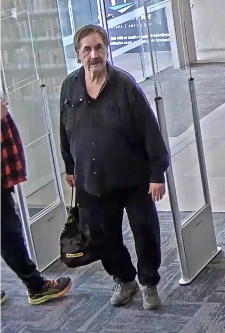 Police want to speak to this man. Photo: NZ Police 