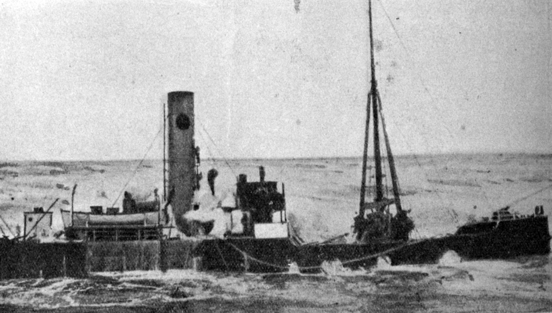 Steamship Ngahere in trouble on the Grey River bar, at Greymouth. — Otago Witness, 20.5.1924