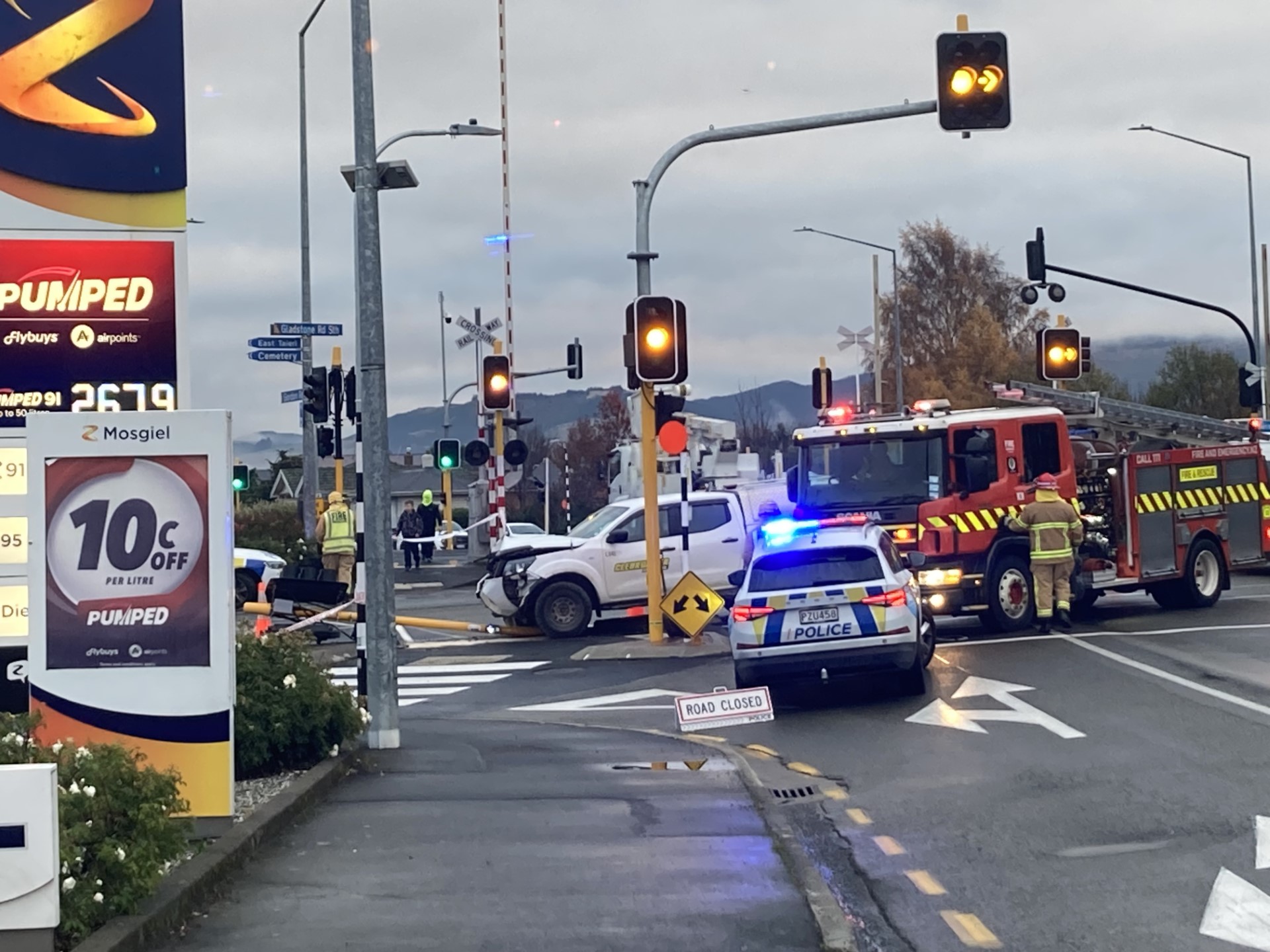 A vehicle collided with a traffic light pole in Gladstone Rd this morning. PHOTO: STEPHEN JAQUIERY