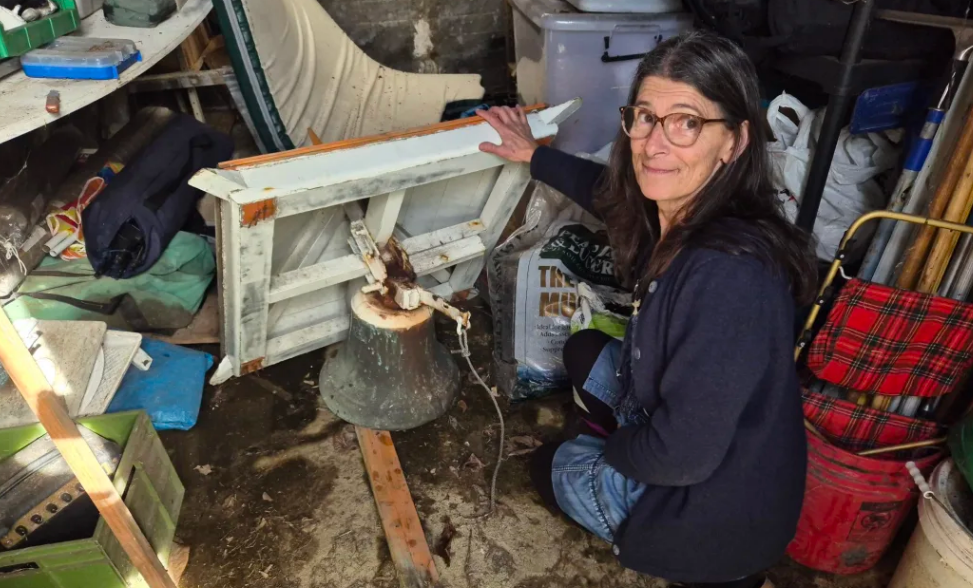 Philippa says police asked her to store the bell in her garage.  Photo: RNZ 