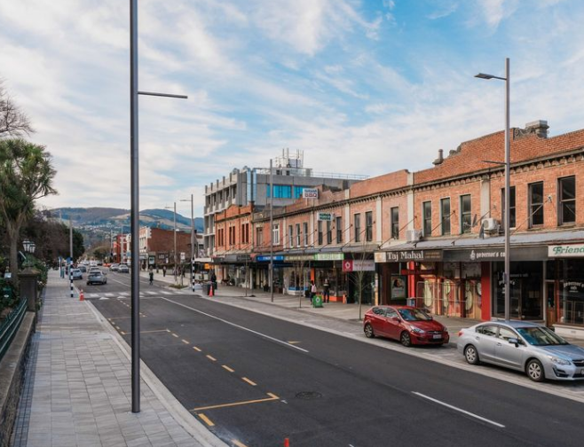 The pedestrian crossing and bus stop in the Knox Block on George St. Photo: DCC
