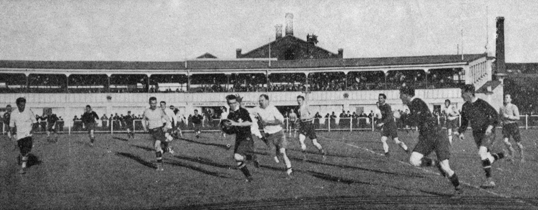 Morgan heads for the line to score for Pirates. — Otago Witness, 15.7.1924
