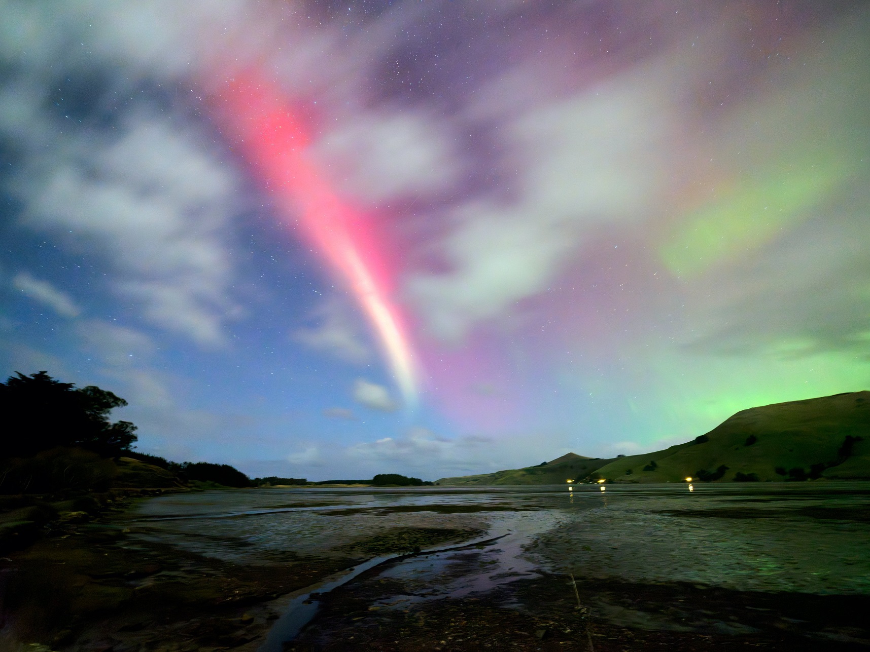 "Steve" is actually a plasma, not an aurora. Photo: Ian Griffin