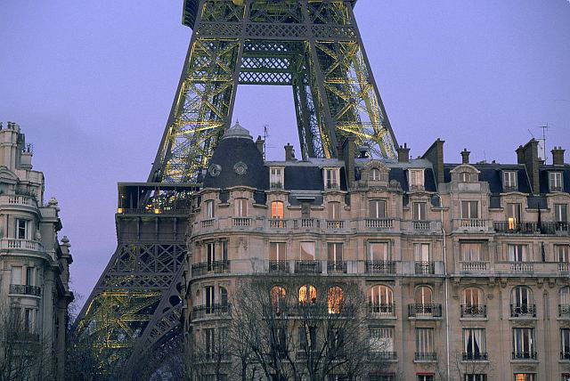 The robbery took place in Paris' 7th arrondissement where the famous Eiffel Tower is located....