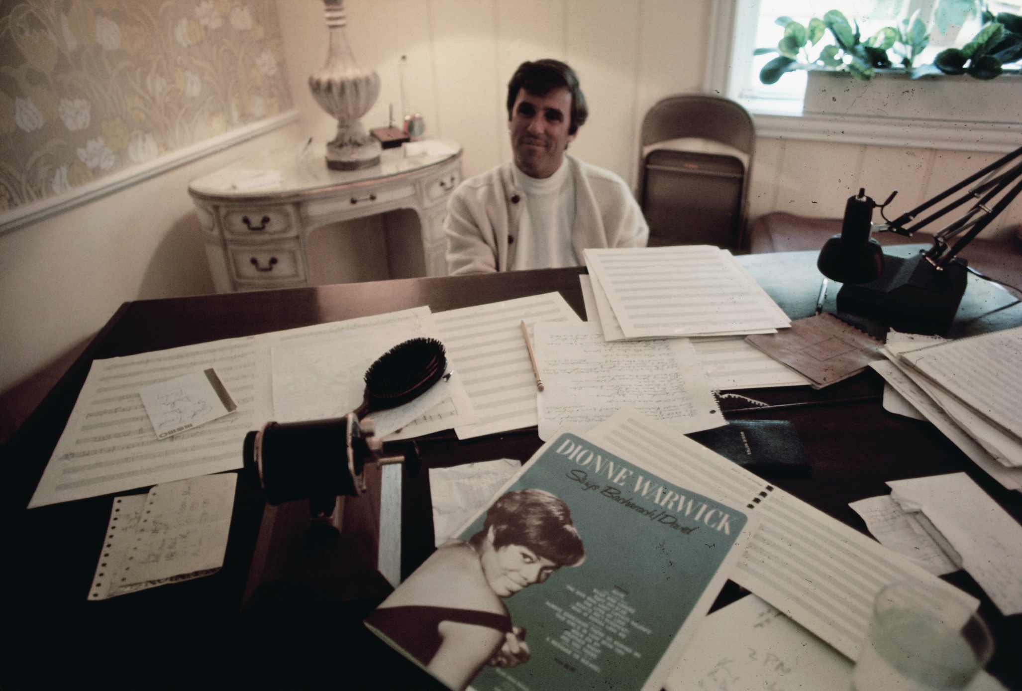 Burt Bacharach at the piano in his Hollywood home in 1969. Photo: Getty Images