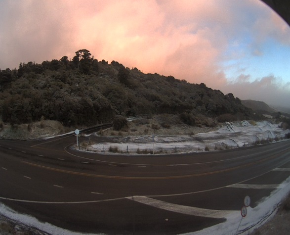 There was a dusting of snow on Dunedin's Northern Motorway this morning. Photo: MetService webcam