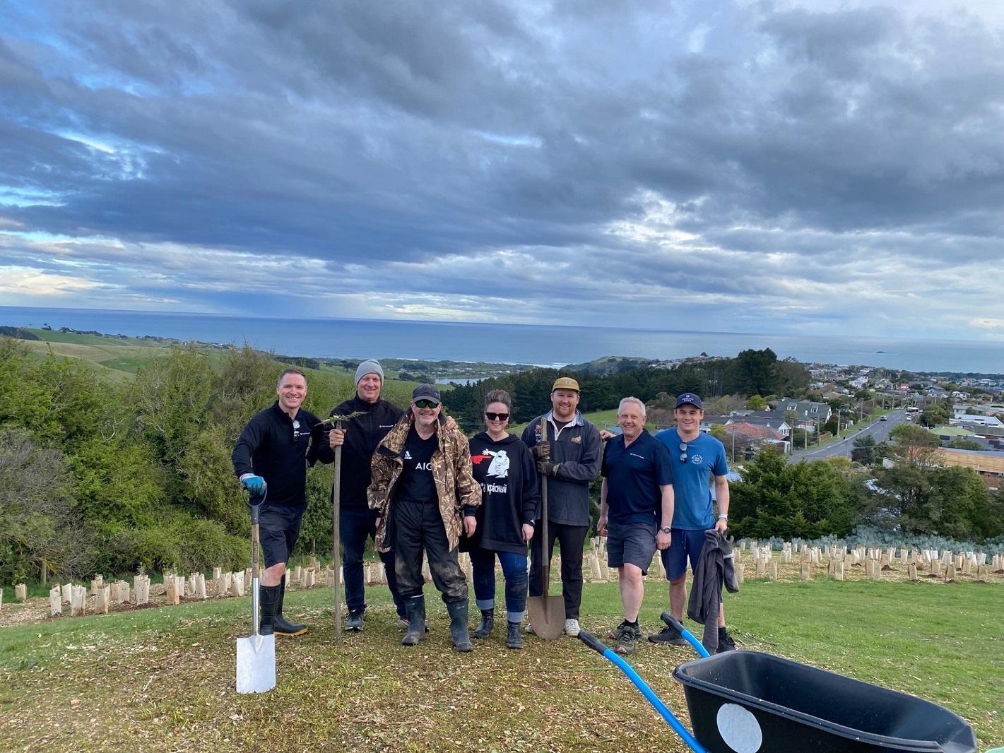 Forsyth Barr volunteers (from left) Rotarian Gordon Tucker, Kris Williams, Tom Bliss, Karen...