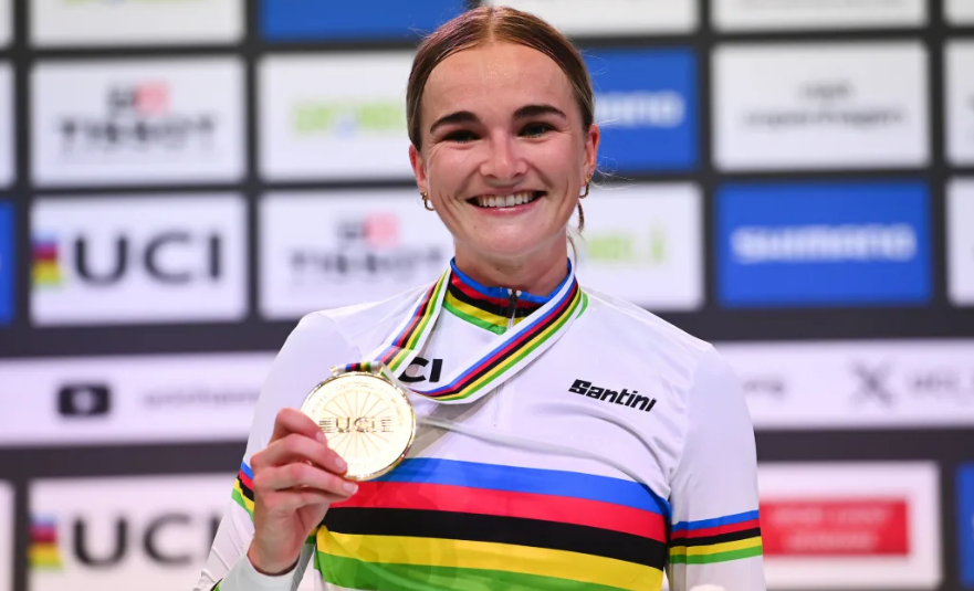 Ally Wollaston celebrates her win. Photo: Cycling NZ/supplied 