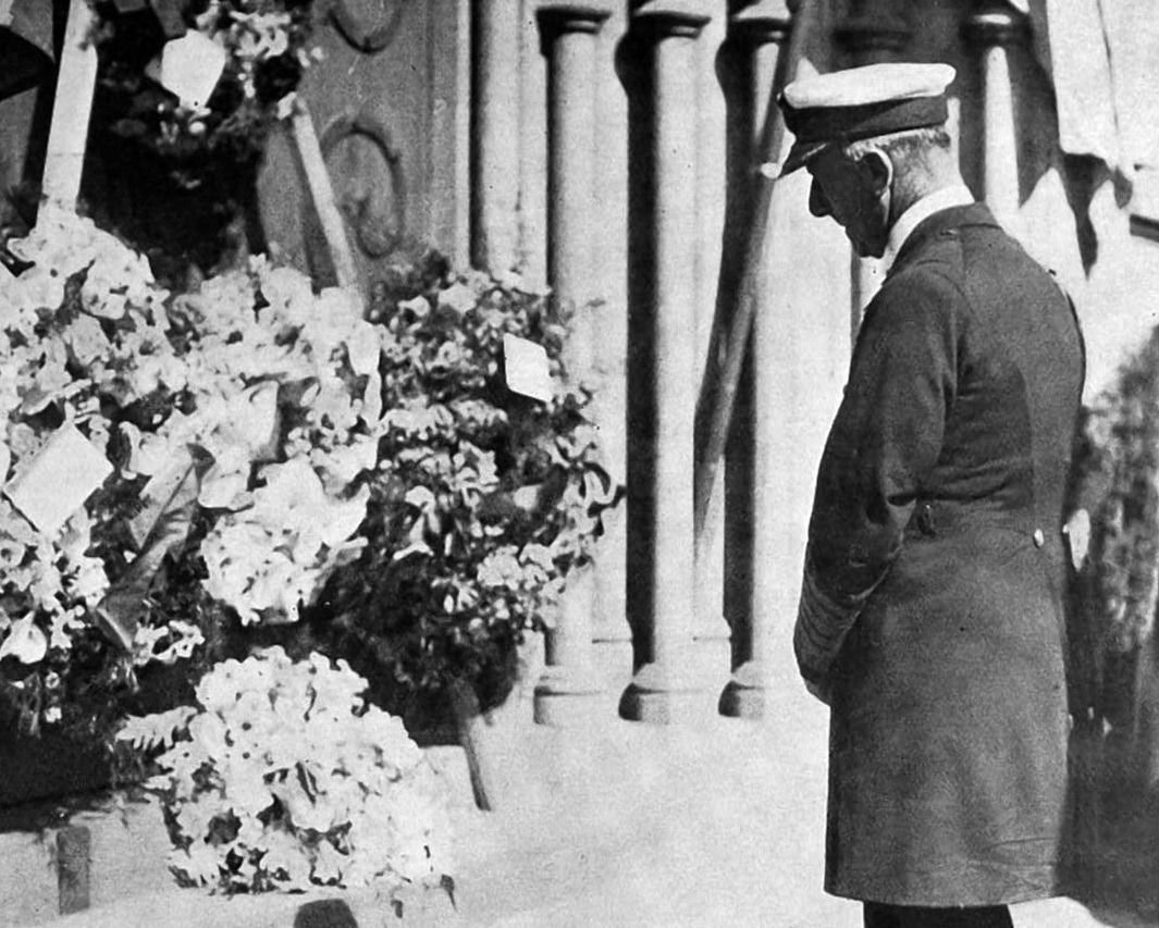 Governor-General Admiral of the Fleet Viscount Jellicoe places a wreath at Christ Church...