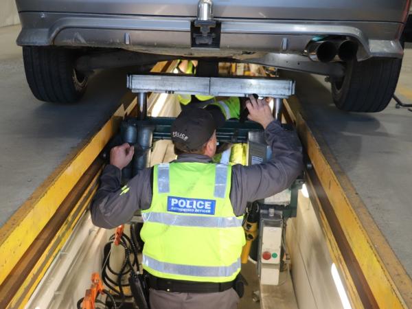 A car is inspected by police at a testing site in Invercargill. Photo: NZ Police 