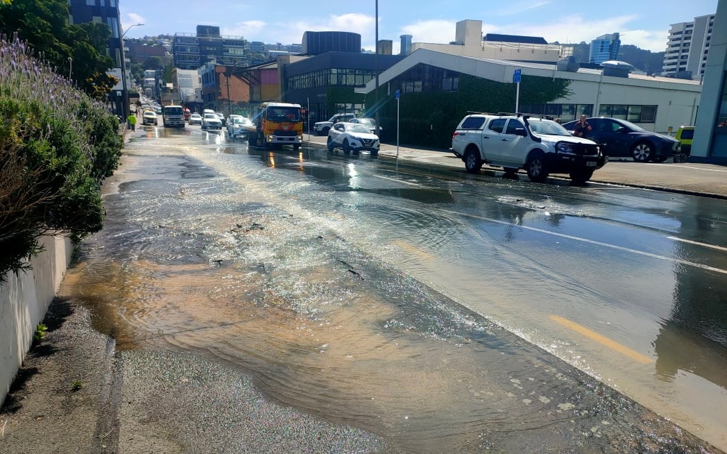 A substantial water leak on Vivian Street in central Wellington forced traffic to be single file....