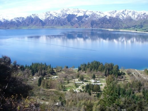 Lake Hāwea near the holiday park. Photo: Marjorie Cook 