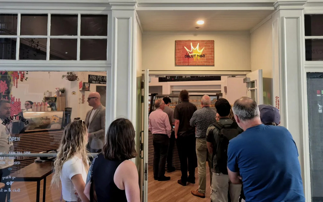 Lines out the door at new shop Salut Pies in Wellington. Photo: RNZ/Mary Argue