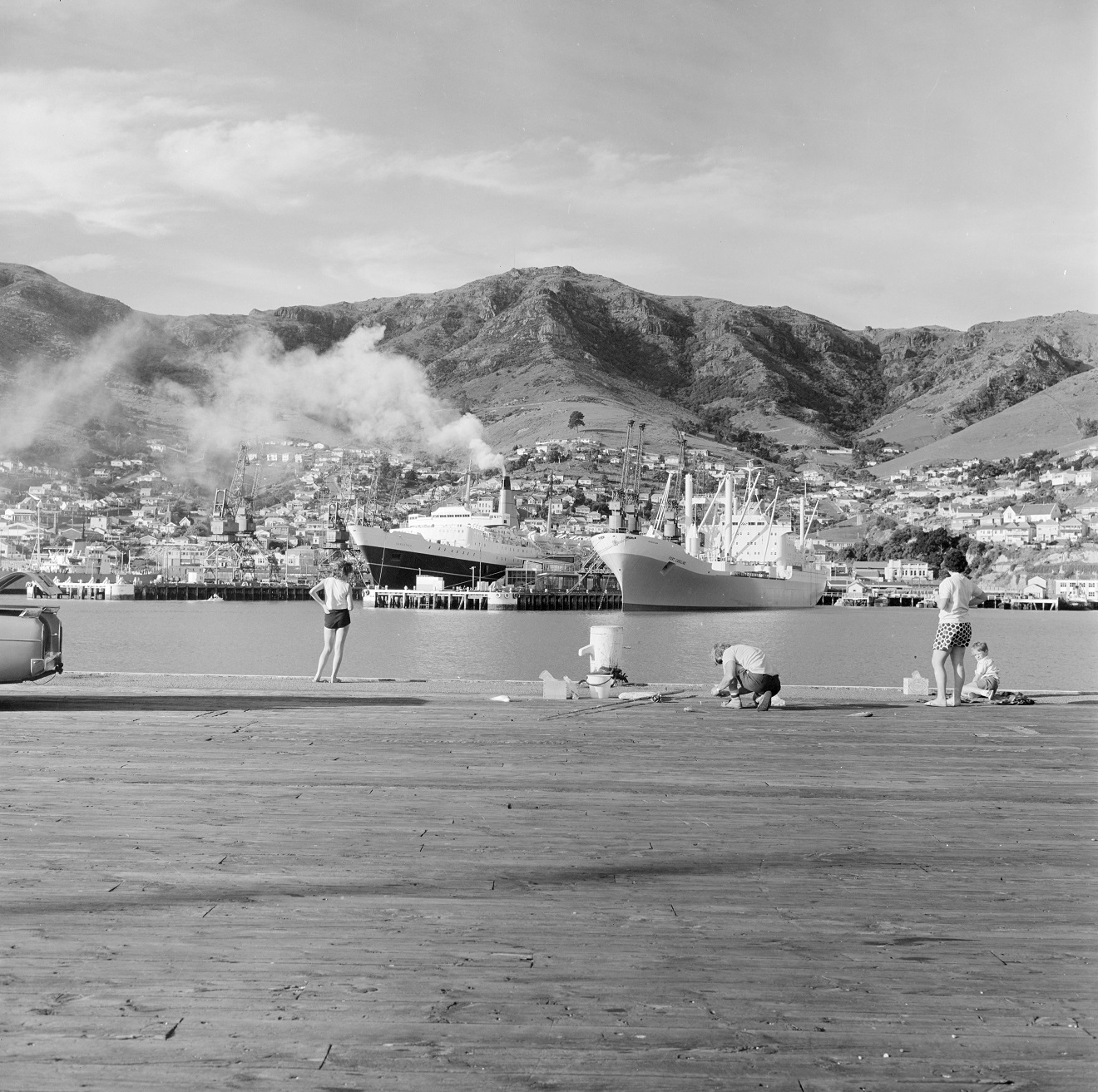 January days in Lyttelton. Photo: Peter Morath collection, Te Ūaka The Lyttelton Museum