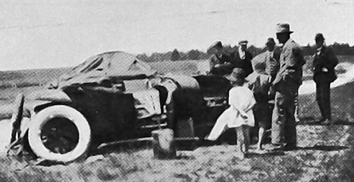 Scene of a fatal road accident at Kingston Crossing, between Balfour and Riversdale, Southland. —...