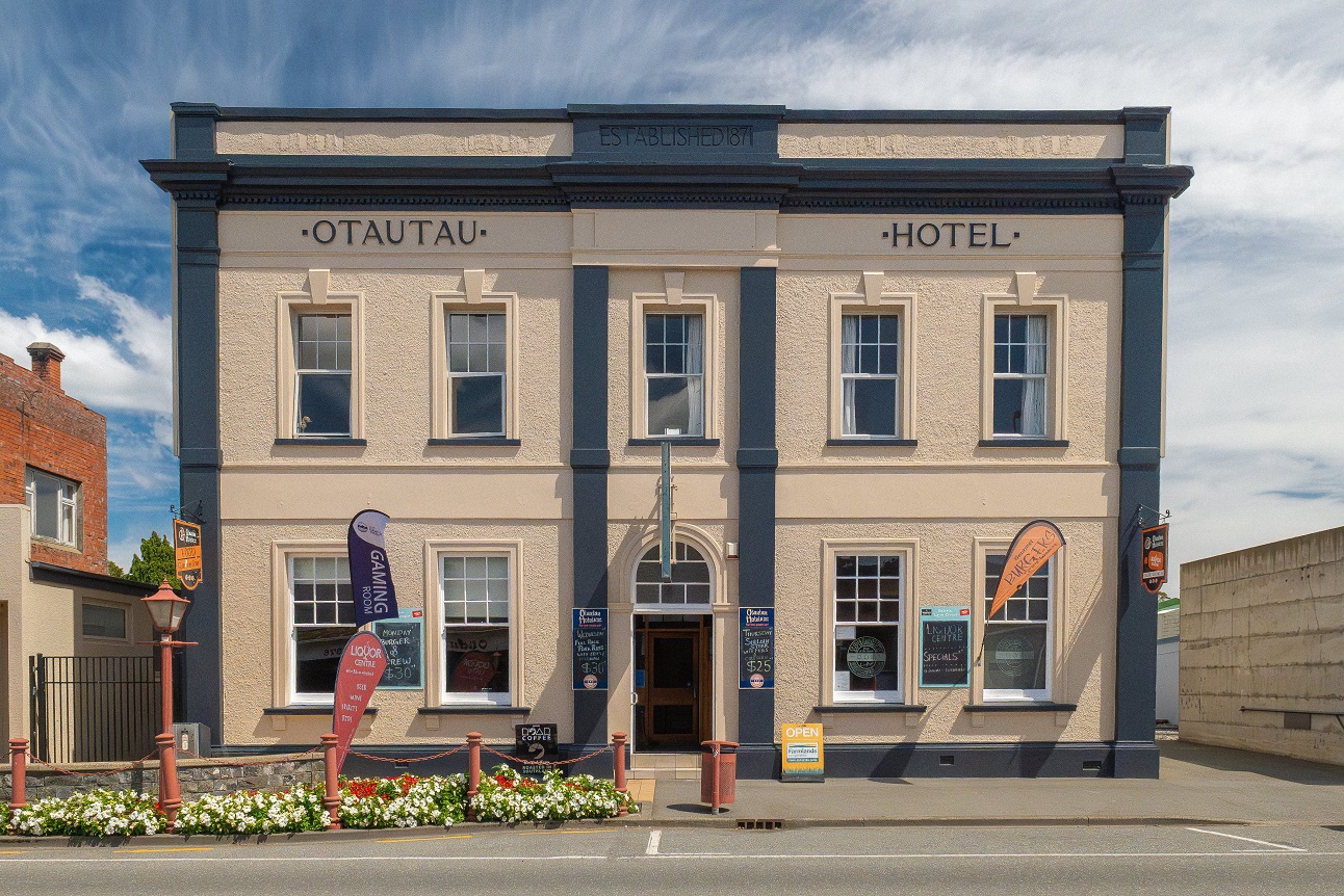 Otautau Hotel. 