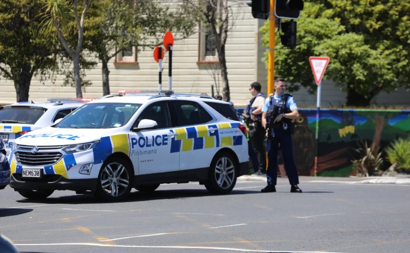 Police near the scene on Auckland's North Shore. Photo: RNZ