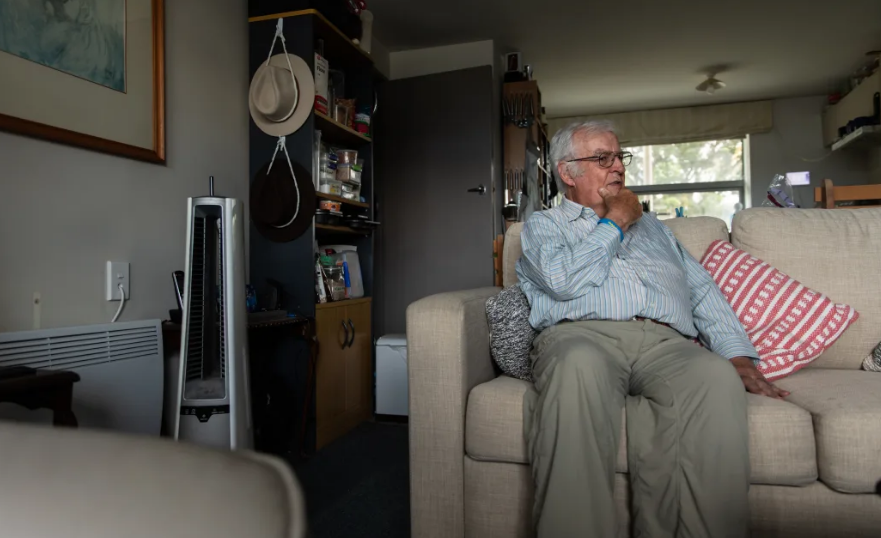 Peter Hooper has lived in the Hanson St apartments since 2007. Photo: RNZ 