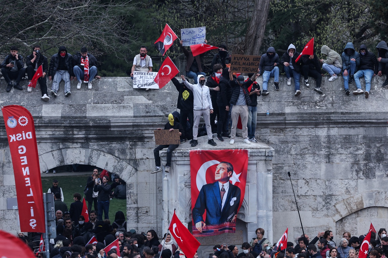 People take part in a protest in Istanbul on the day the city's mayor was jailed. Photo: Reuters