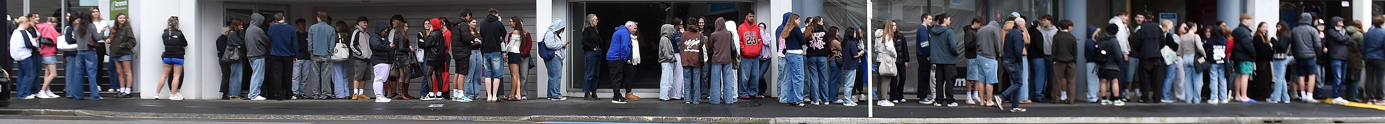 A massive line of Dunedin shoppers lining up before New Zealand pop-up shop Kilo opened in Moray...