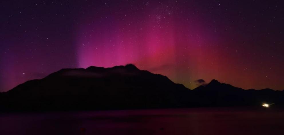 The Aurora Australis, captured from the Queenstown Gardens. Photo: Supplied / Gilberto Garduno