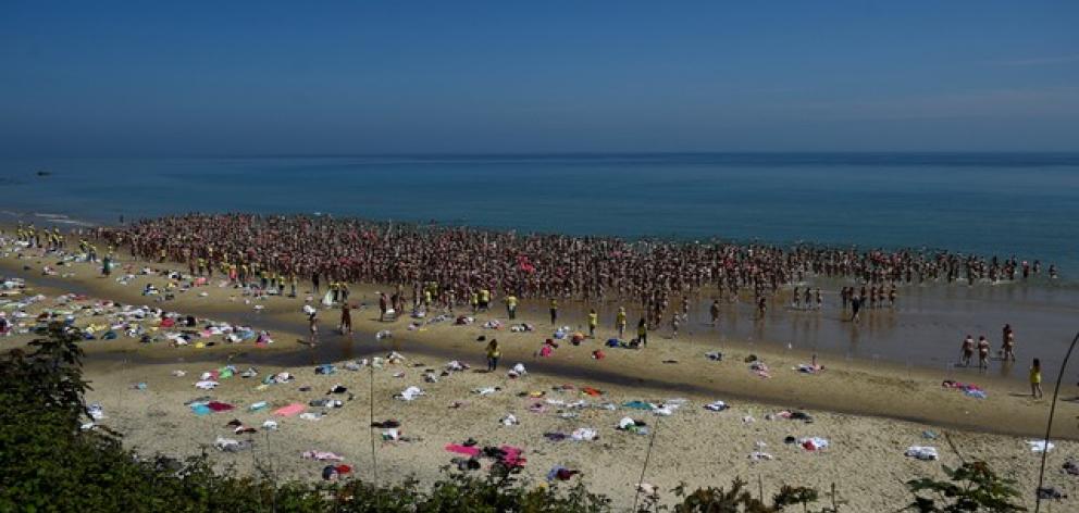 Irish Women Bare All In Record Breaking Skinny Dip Otago Daily Times Online News 9677