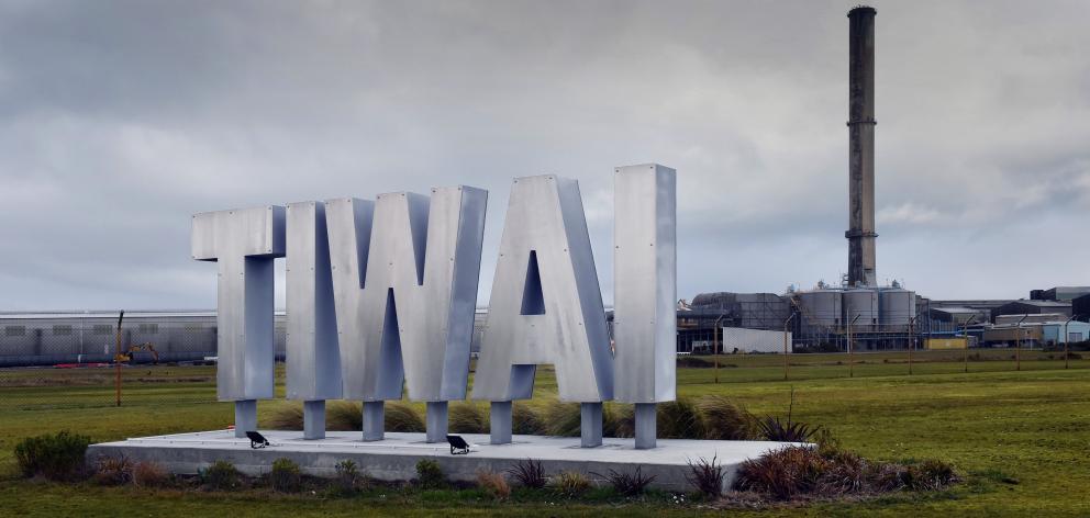 Closure of the Tiwai Point aluminium smelter would have flow-on effects on Southland’s labour...