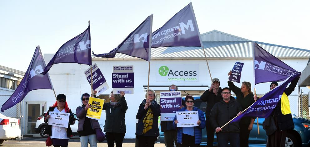 Nurses picket in Macandrew Rd yesterday afternoon. PHOTO: GREGOR RICHARDSON