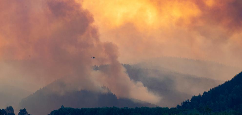 The Pigeon Valley blaze south of Nelson. Photo: Mark Mitchell / NZ Herald