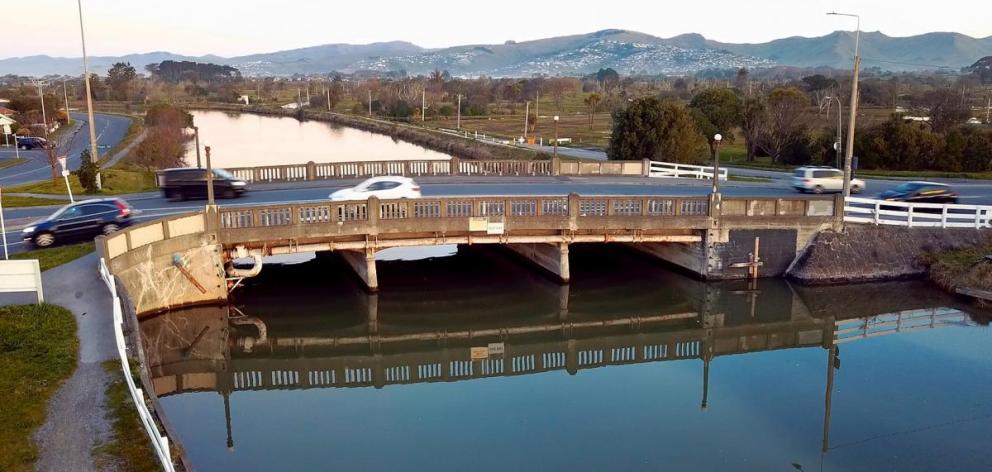 The current Pages Rd bridge. Photo: Geoff Sloan