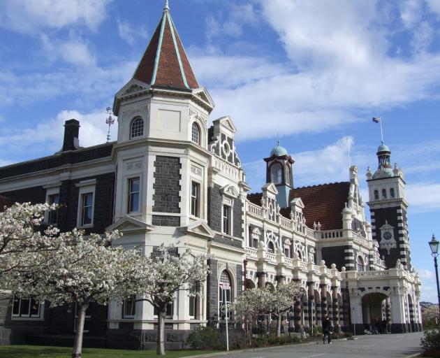 It is hoped the restaurant will open in the Railway Station in February next year. 