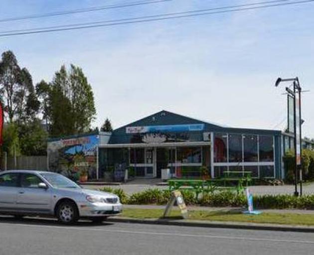 The Springfield Cafe on the western fringe of the Canterbury Plains had received bad reviews on...