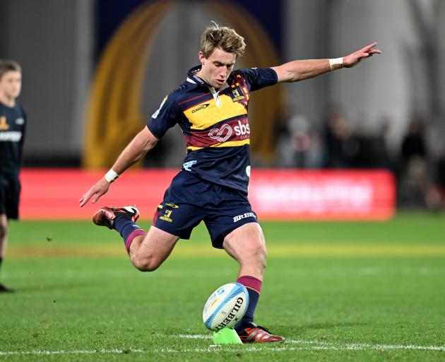 Cameron Millar of the Highlanders kicks for goal during tonight's Super Rugby Pacific match...