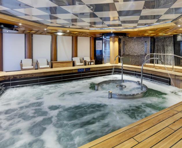 The HydroPool on Noordam. PHOTO: DOUGLAS PEEBLES