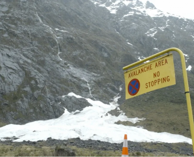 Avalanche warnings have been issued for many parts of the Southern Alps. File photo: Cole Yeoman/RNZ