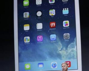 Apple vice-president Philip Schiller introduces the new iPad Air. Photo by Reuters.