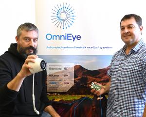 OmniEye chief technology officer Benoit Auvray (left) with the company’s new lameness detection...