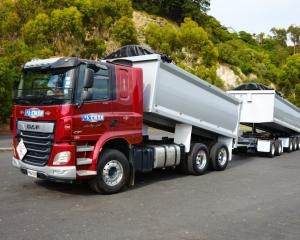 McEwan Haulage’s new build truck bin and 5-axle trailer bin