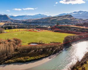 This 24ha Kawarau View property on the market boasts about 600 to 700m of Kawarau River frontage;...