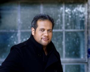 International opera singer Jonathan Lemalu returns home to Dunedin to sing a series of songs by...