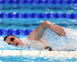 Erika Fairweather swimming in the women's 800m freestyle final in Paris. Photo: Getty Images