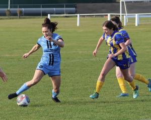 Shontelle Smith (left) in action for the Dunedin City Royals earlier this season. 
...