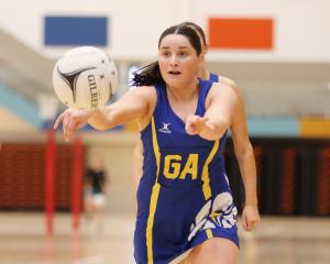 Dunedin shooter Ella Mackenzie sparks the attack against Christchurch in Auckland on Saturday....