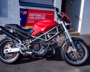 The Ducati 1000 SIE 2003 that was donated to and auctioned by Portobello Fire Brigade yesterday....