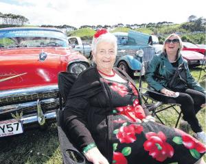 Glenys Eager (left) and Jodie Crump travelled to Kaikoura for last year’s hop. PHOTO: JOHN COSGROVE