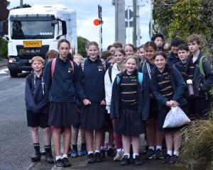 Tahuna Normal Intermediate pupils and King’s High School and Queen’s High School students about...