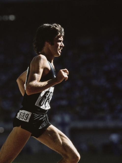 Rod Dixon runs in the 5000m at the Montreal Olympics in 1976.