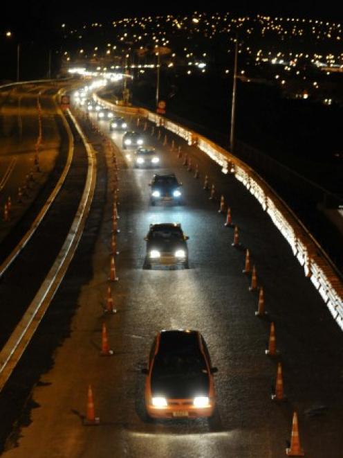 Big Cruise participants head down the Southern Motorway. Photo Craig Baxter